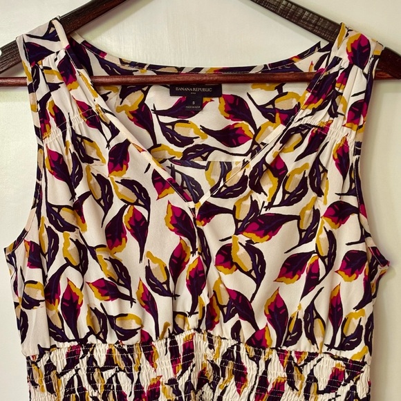 Banana Republic| Cream & Fall Colour Leaf Print Sleeveless Ruched Blouse Sz S - Picture 1 of 7